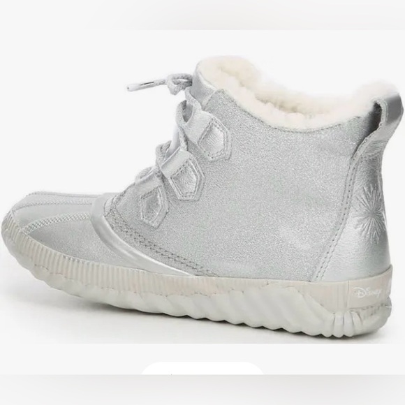 New Sorel Shoes Sorel X Disney Frozen 2 Women's Out 'N About Silver Boot Size 8 - Picture 6 of 9